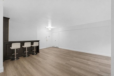 Beautiful fully renovated 1-bedroom, 1-bathroom apartment - photo 4