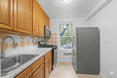Beautiful fully renovated 1-bedroom, 1-bathroom apartment - photo 6