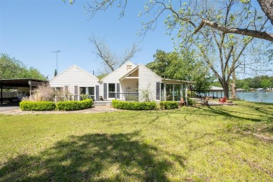 Lake Home For Sale in Jacksonville, Texas