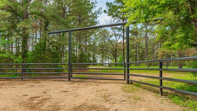 Exceptional Northeast Texas ranch featuring rolling elevation - photo 21