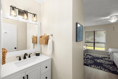UPDATED! This beautifully transformed 2BR, 3BA condo offers the - photo 23