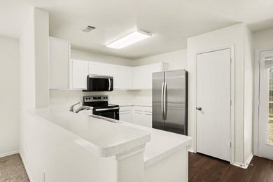 Welcome to this impressive 5-bedroom, 3.5-bathroom two-story - photo 7