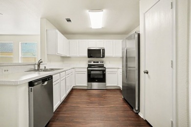 Welcome to this impressive 5-bedroom, 3.5-bathroom two-story - photo 9