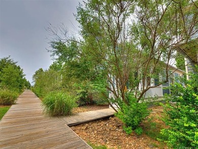 Discover lakeside bliss at 39 Boardwalk in the heart of Carlton - photo 7