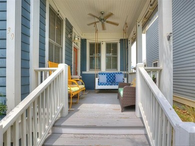 Discover lakeside bliss at 39 Boardwalk in the heart of Carlton - photo 8