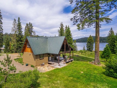 (private lake, pond, creek) Home For Sale in Ashland Oregon