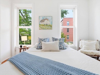 Welcome to this bright, south-facing one-bedroom, one-bath condo - photo 12