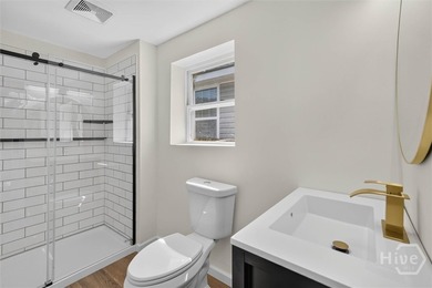 WELCOME HOME TO THIS LOVELY 3 BEDROOM 2 BATH EQUIPPED WITH ALL - photo 16