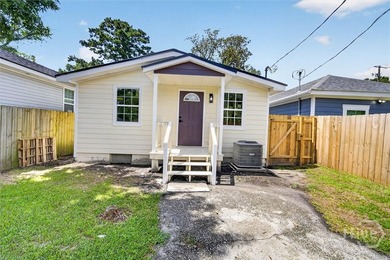 WELCOME HOME TO THIS LOVELY 3 BEDROOM 2 BATH EQUIPPED WITH ALL - photo 20