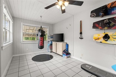 Experience the unmatched beauty and lake lifestyle where - photo 26