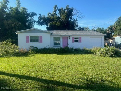 Caloosahatchee River Home Sale Pending in Fort Myers Florida