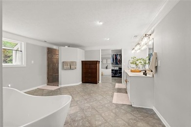 Experience the unmatched beauty and lake lifestyle where - photo 35
