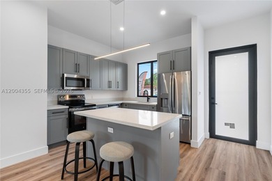 Discover this stunning new construction townhouse featuring 4 - photo 2
