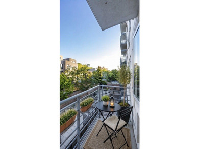 JUST LISTED BORDER OF NORTH/EAST WILLIAMSBURG 5 MIN WALK TO - photo 3