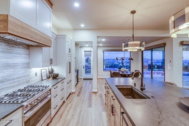 CUSTOM HOME nestled in the Bison foothills with beautiful lake - photo 17