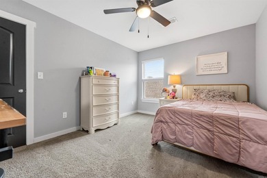 Beautifully designed with a bright, open layout and modern - photo 31