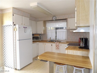 Welcome home to this Charming and Cozy 2 bedroom - 2 full bath - photo 2