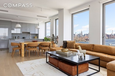 PANORAMIC WATERFRONT LIVING ABOVE THE WILLIAMSBURG SKYLINE - photo 1