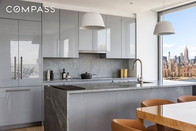 PANORAMIC WATERFRONT LIVING ABOVE THE WILLIAMSBURG SKYLINE - photo 4
