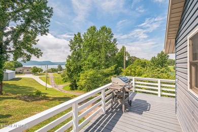 A fully furnished lake retreat with private guest suite- ready - photo 12