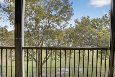 2BR / 2BA condo on the 3rd floor with updated bathrooms and a