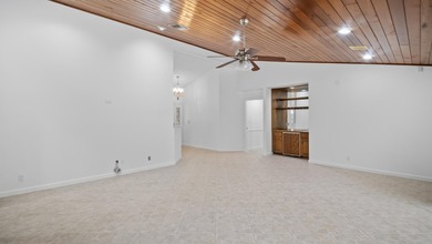 Welcome to this single-story residence in Cypresshead, offering - photo 16