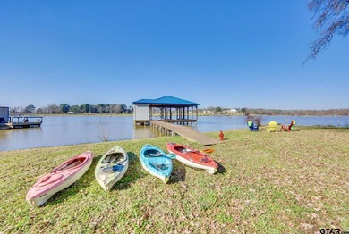 WATERFRONT LAKE PALESTINE COTTAGE WITH PRIVATE BOATHOUSE AND - photo 1
