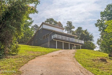 A fully furnished lake retreat with private guest suite- ready - photo 32