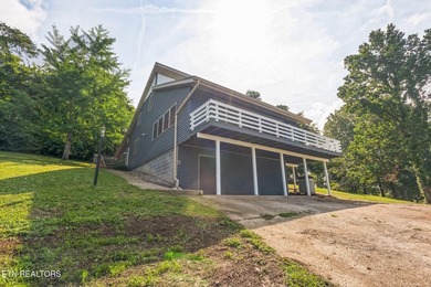 A fully furnished lake retreat with private guest suite- ready - photo 33