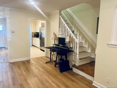 Well maintained brick Colonial. Handicap accessible with - photo 7