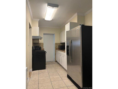 Well maintained brick Colonial. Handicap accessible with - photo 10