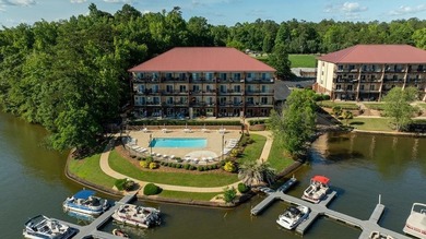 Waterfront ground-floor walk-out condo, beautifully updated and - photo 1