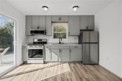 Discover easy, comfortable living in this brand-new 1 bedroom, 1 - photo 2