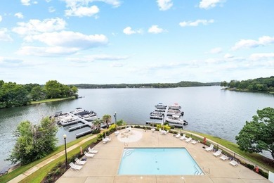 Waterfront ground-floor walk-out condo, beautifully updated and - photo 2