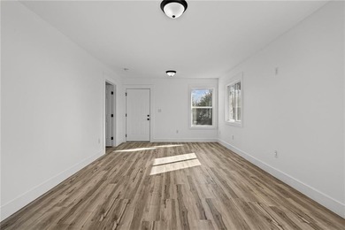 Discover easy, comfortable living in this brand-new 1 bedroom, 1 - photo 8