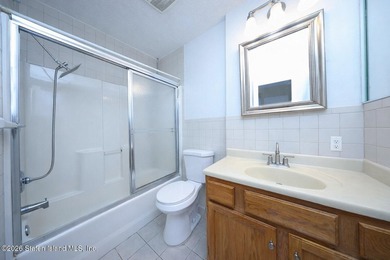 BEAUTIFUL AND METICULOUSLY MAINTAINED ONE FAMILY END UNIT - photo 13