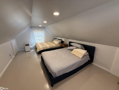 Completely renovated down to the studs, this beautiful turnkey - photo 15