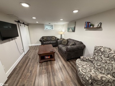 Completely renovated down to the studs, this beautiful turnkey - photo 17
