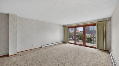 Perfectly situated in the sought-after Five Oaks building, this - photo 7