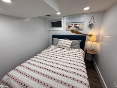 Completely renovated down to the studs, this beautiful turnkey - photo 19