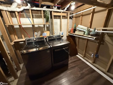 Completely renovated down to the studs, this beautiful turnkey - photo 22