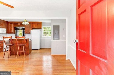 This inviting all-brick ranch offers comfortable one-level - photo 4