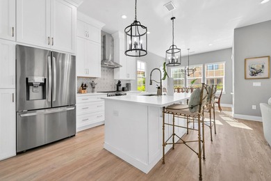Experience coastal luxury in this fully furnished 2-story Villa - photo 5