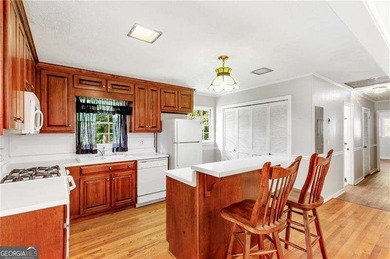 This inviting all-brick ranch offers comfortable one-level - photo 5