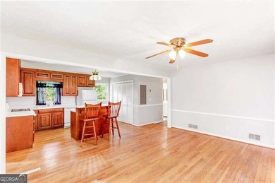 This inviting all-brick ranch offers comfortable one-level - photo 7