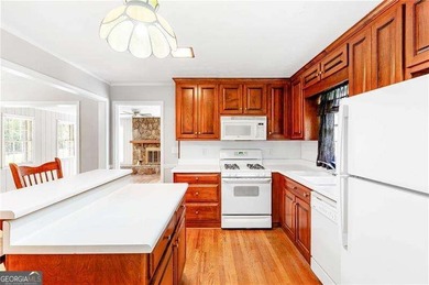 This inviting all-brick ranch offers comfortable one-level - photo 9