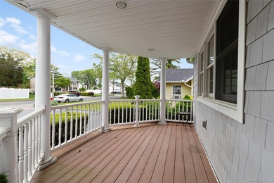 Beautifully maintained and custom-built 3,204 sq. ft - photo 2