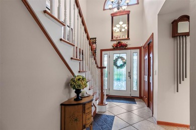 Beautifully maintained and custom-built 3,204 sq. ft - photo 3