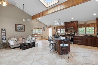 Beautifully maintained and custom-built 3,204 sq. ft - photo 8