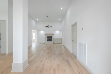 Price Just Reduced - Don't Miss This One! Step into this - photo 12